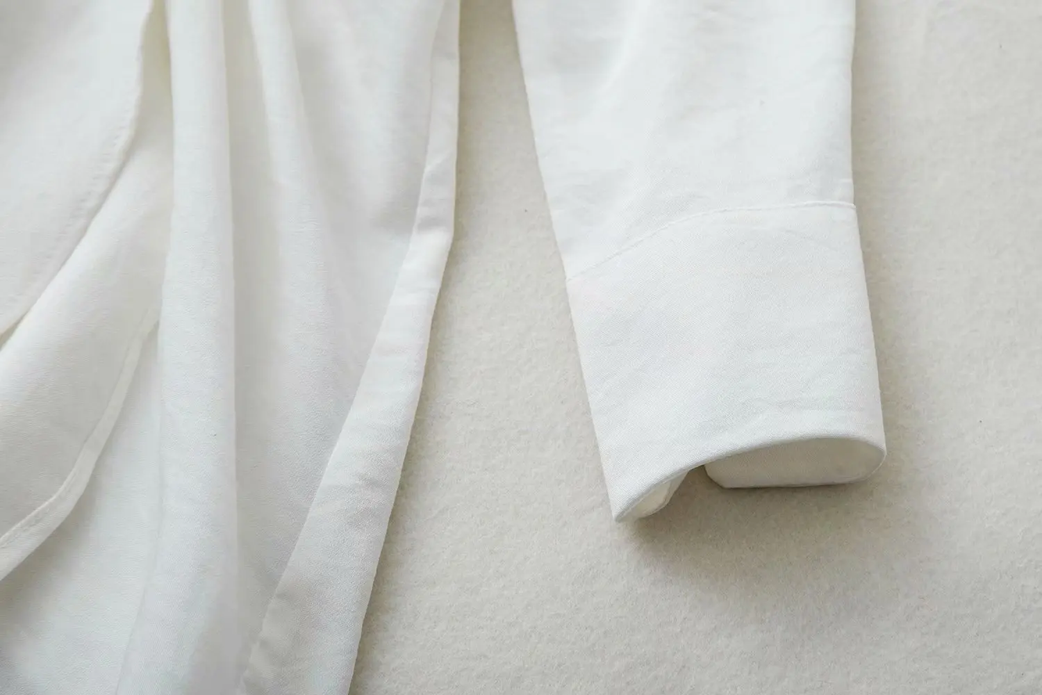 Новое асимметричное платье-рубашка с v-образным вырезом плиссированное платье на