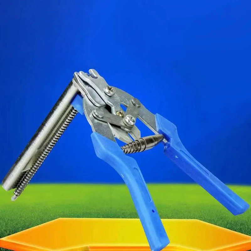 

Hog Ring Plier Tool and M Clip Staple Chicken Mesh Cage Wire Fencing Caged Clamp