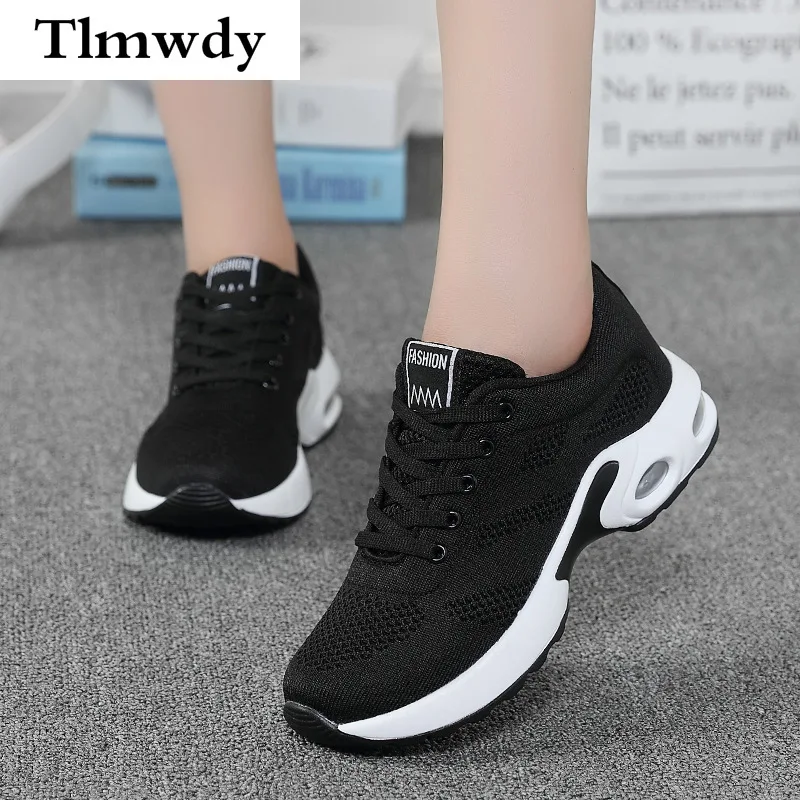 

Кроссовки женские сетчатые на платформе, дышащие удобные, на шнуровке, плотная Вулканизированная подошва, повседневная обувь