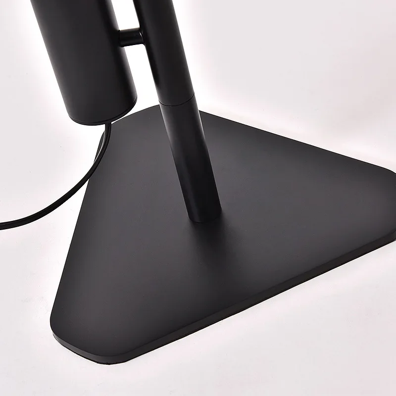 

Light luxury post-modern minimalist bedroom living room floor lamp long strip T5 tube herringbone tube floor lamp