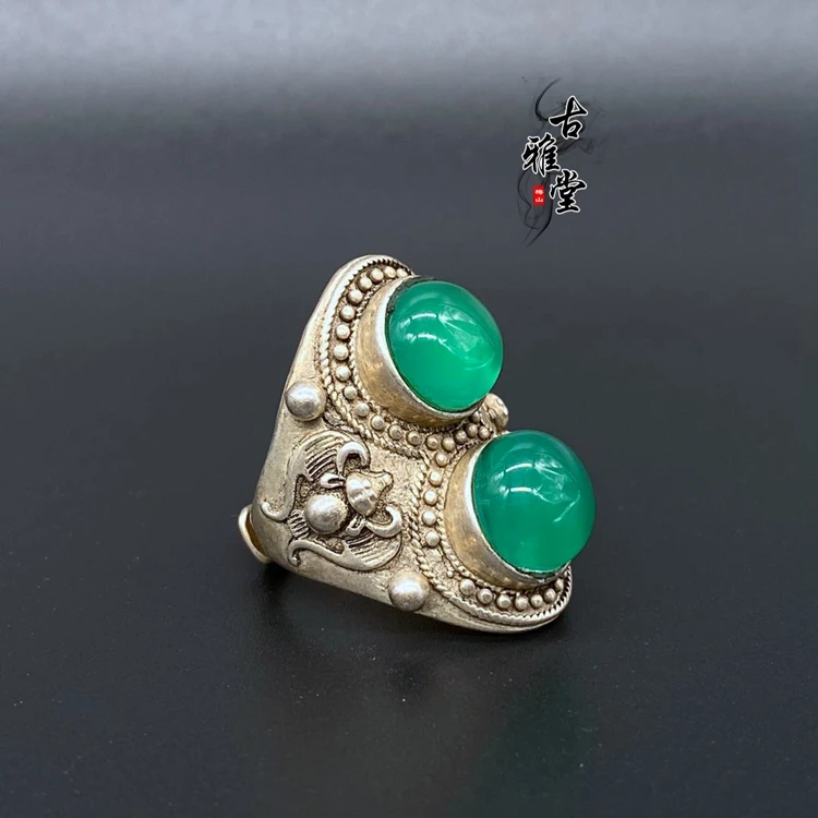 

Очаровательное кольцо Miao из серебра 925 пробы, инкрустированное двумя зелеными нефритовыми нефритами