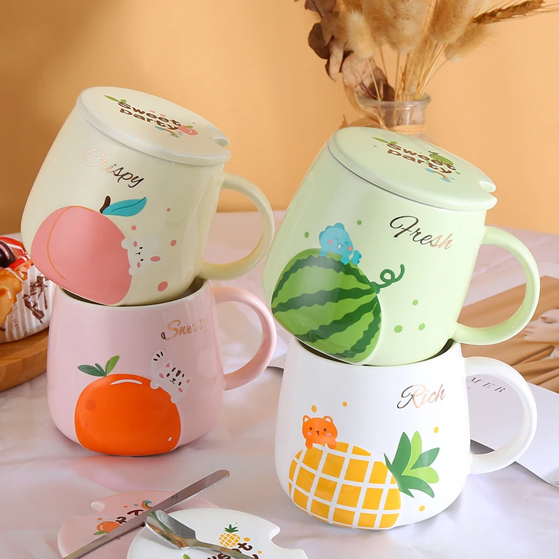 

Fruit Printed Mug Lovely Style Ceramic Water Bottle with Cover and Spoon Intimate Hand-held Leisure Couple Coffee Cup