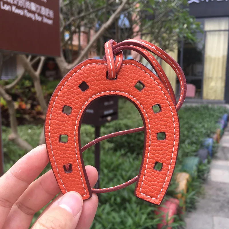 2022 Популярная мода INS из искусственной кожи лошадиный копытный подковы Подвеска сумки Женские аксессуары для сумок Дамский оберег Подарки.