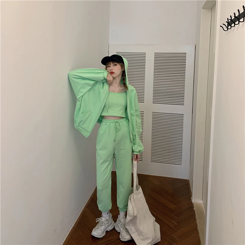 Женский спортивный костюм сиреневые брюки + укороченный топ куртка с капюшоном