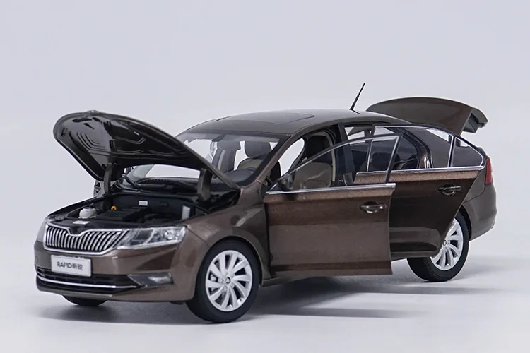 1:18 Высокая тщательная Skoda Rapid сплав модель автомобиля статические металлические модельные автомобили с оригинальной коробкой