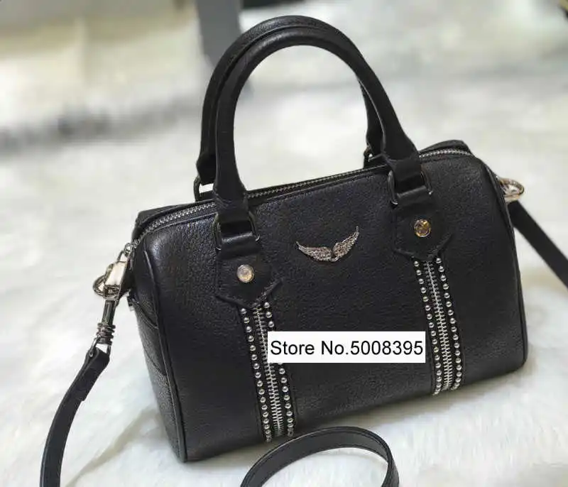 vender 2021ss Mulher Preto Moda Plutônio Couro Travesseiro Saco Com Rebites Alça Crossover Ajustable único Alça De Ombro Zíperes Detalhe