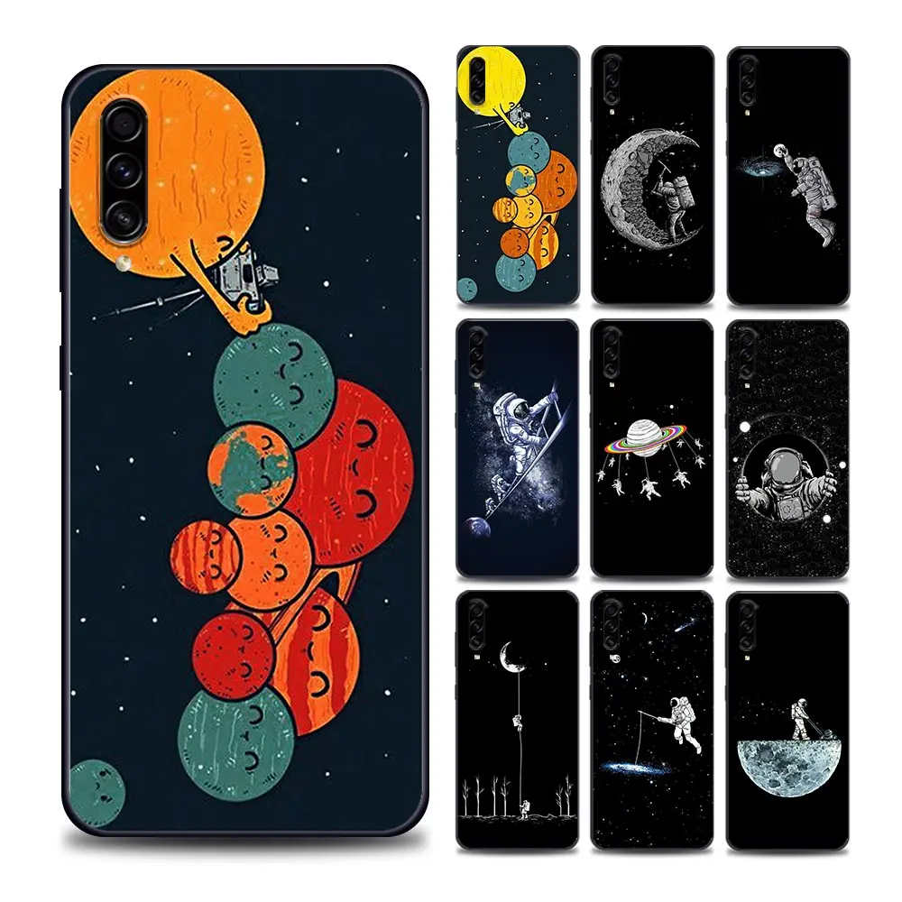 

Cute Cartoon Funny Spaceman Black Phone Case for Samsung A7 A9 10 20 E S 30 S 40 50 S 60 70 S 80 90 5G Soft Silicone Cover