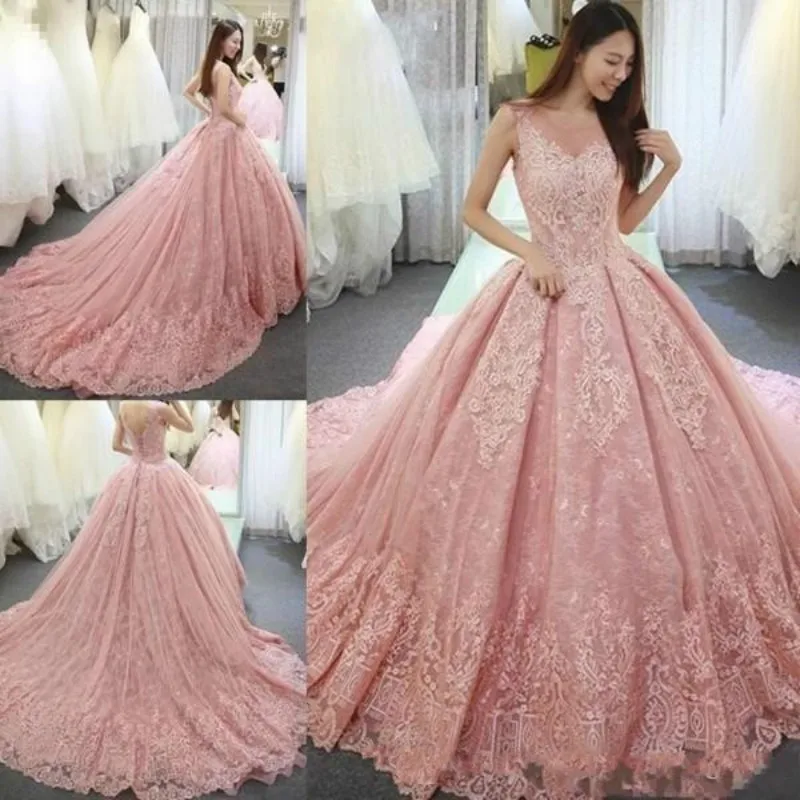 

Luxury Quinceanera Dresses A Line Jewel Cap Sleeve Sweep Train Prom Dress Lace Applique Backless Sweet 16 Gown Vestido De Festa