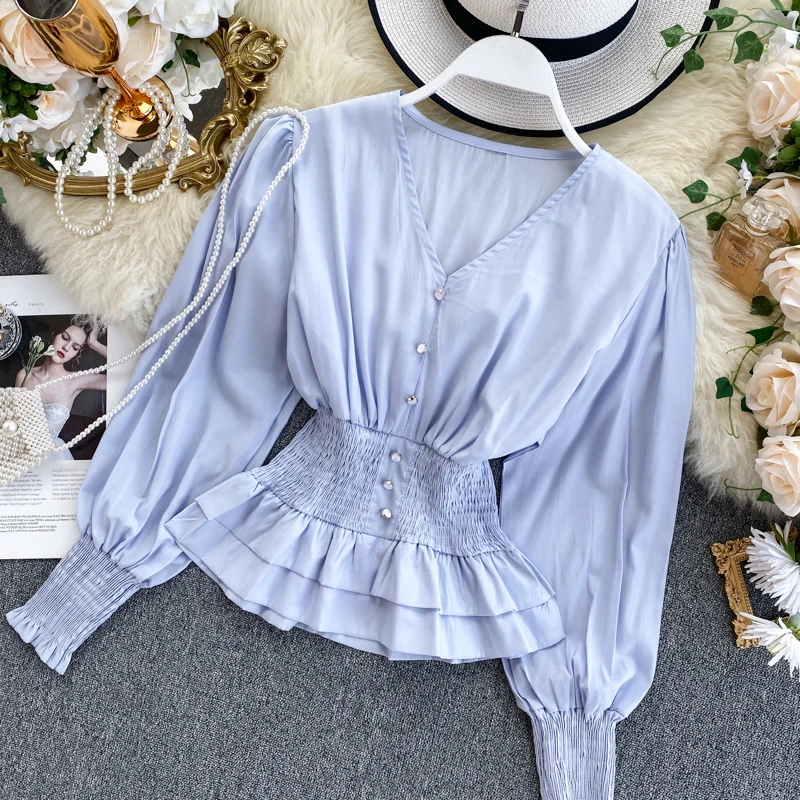 Женская блузка с V-образным вырезом длинным рукавом и воланом | одежда