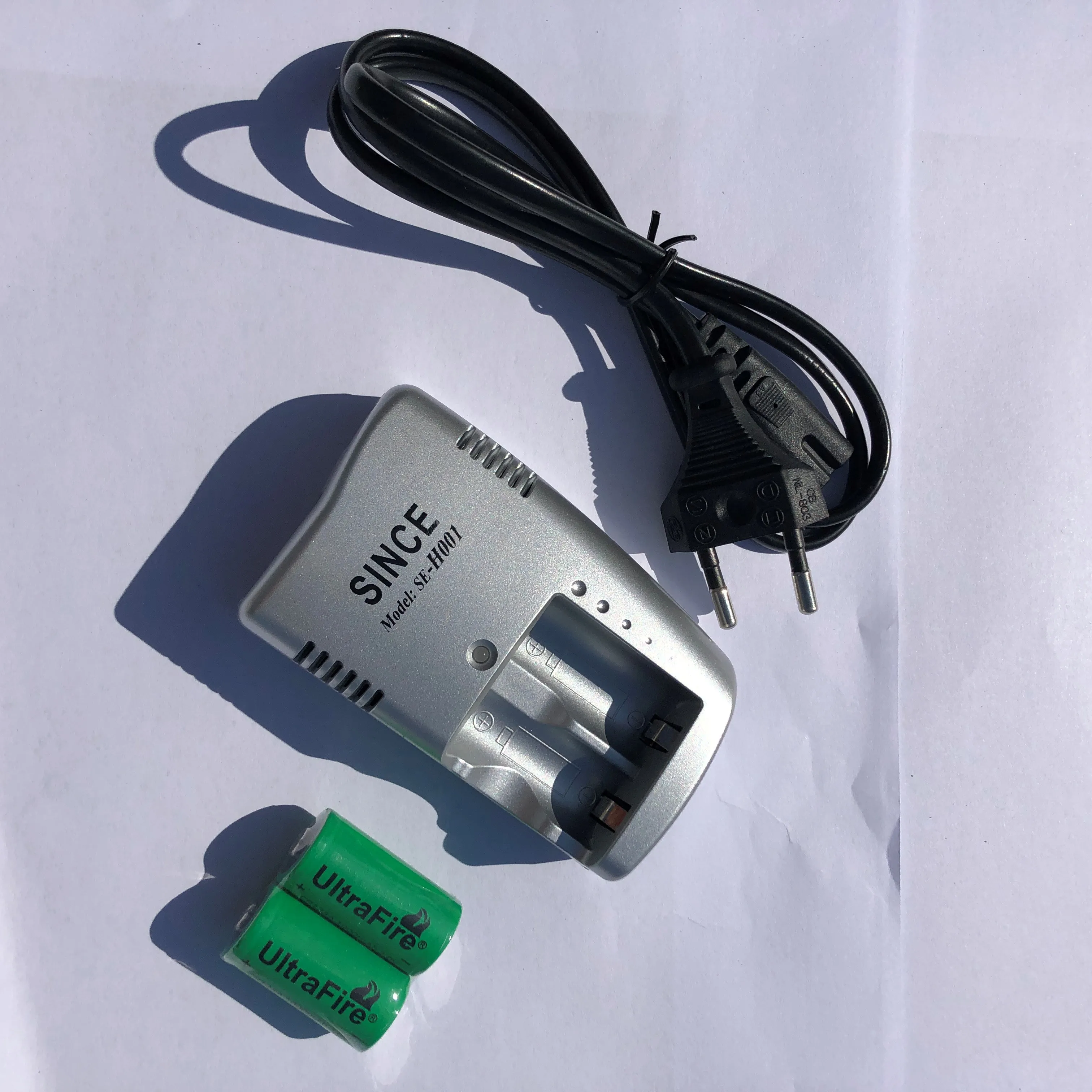 Батарея + зарядное устройство. Новый 3V CR123A 16340 1000mah перезаряжаемая батарея