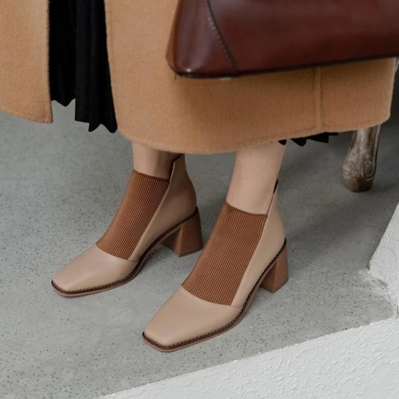 

Ботинки короткие женские на толстом каблуке, на осень/зиму