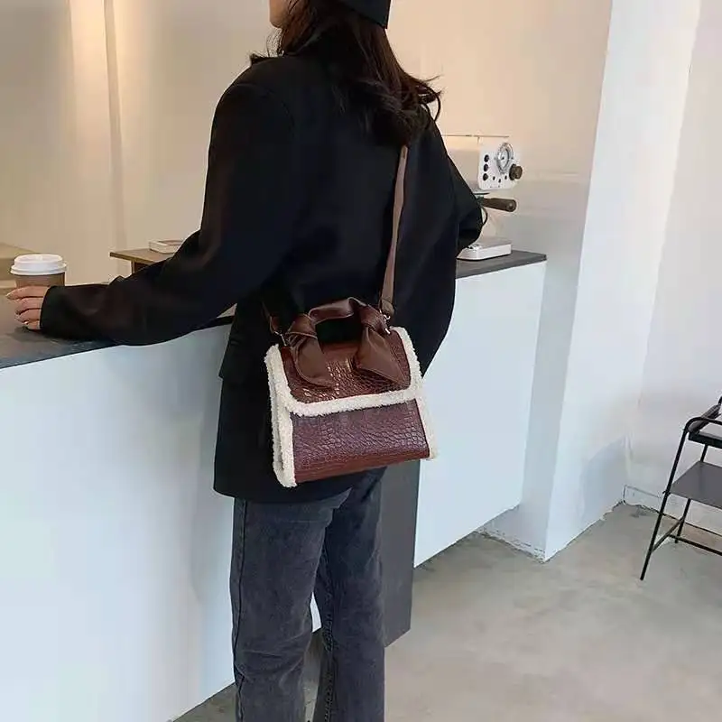 

Autumn winter new small bag female bag foreign style versatile maomao bag one shoulder cross satchel to carry