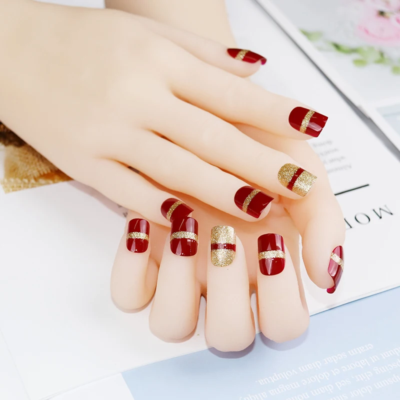 Квадратные поддельные ногти средней длины модные золотые и серебряные блестки