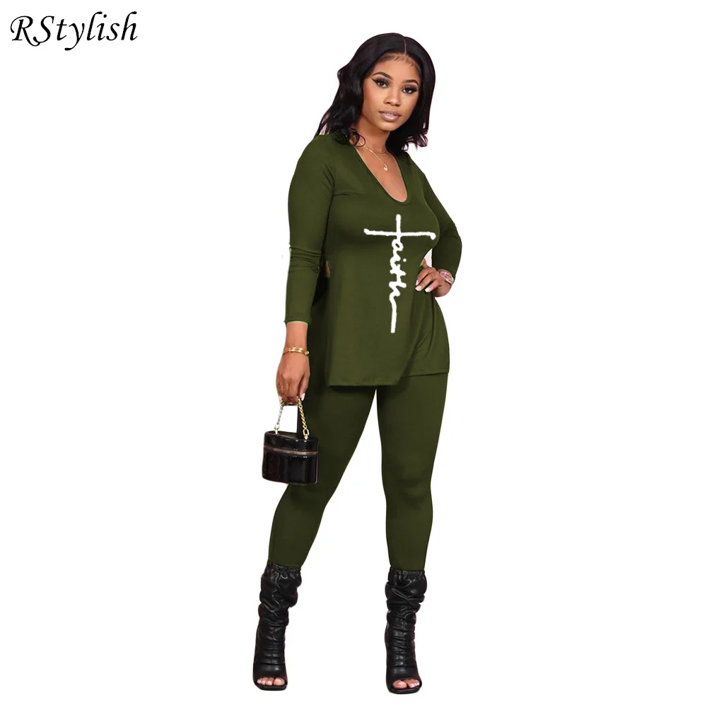 

Женская футболка с длинным рукавом, принтом букв и разрезом сбоку