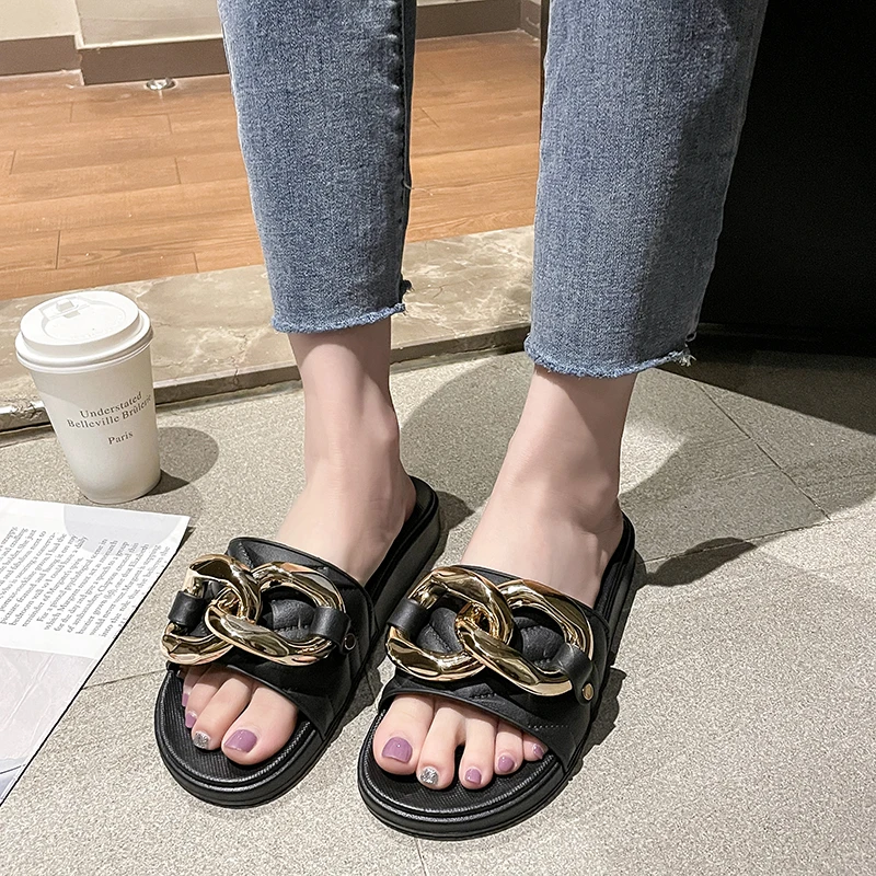 

Women Flat Slippers 2021 Summer Fashion Big Chain Metal Decoration Platform Slippers Casual Slip-on Beach Women Shoes Apricot
