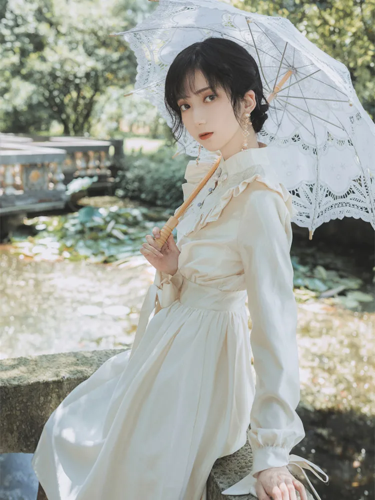 Женское белое платье с вышивкой маленькое милое во французском ретро стиле