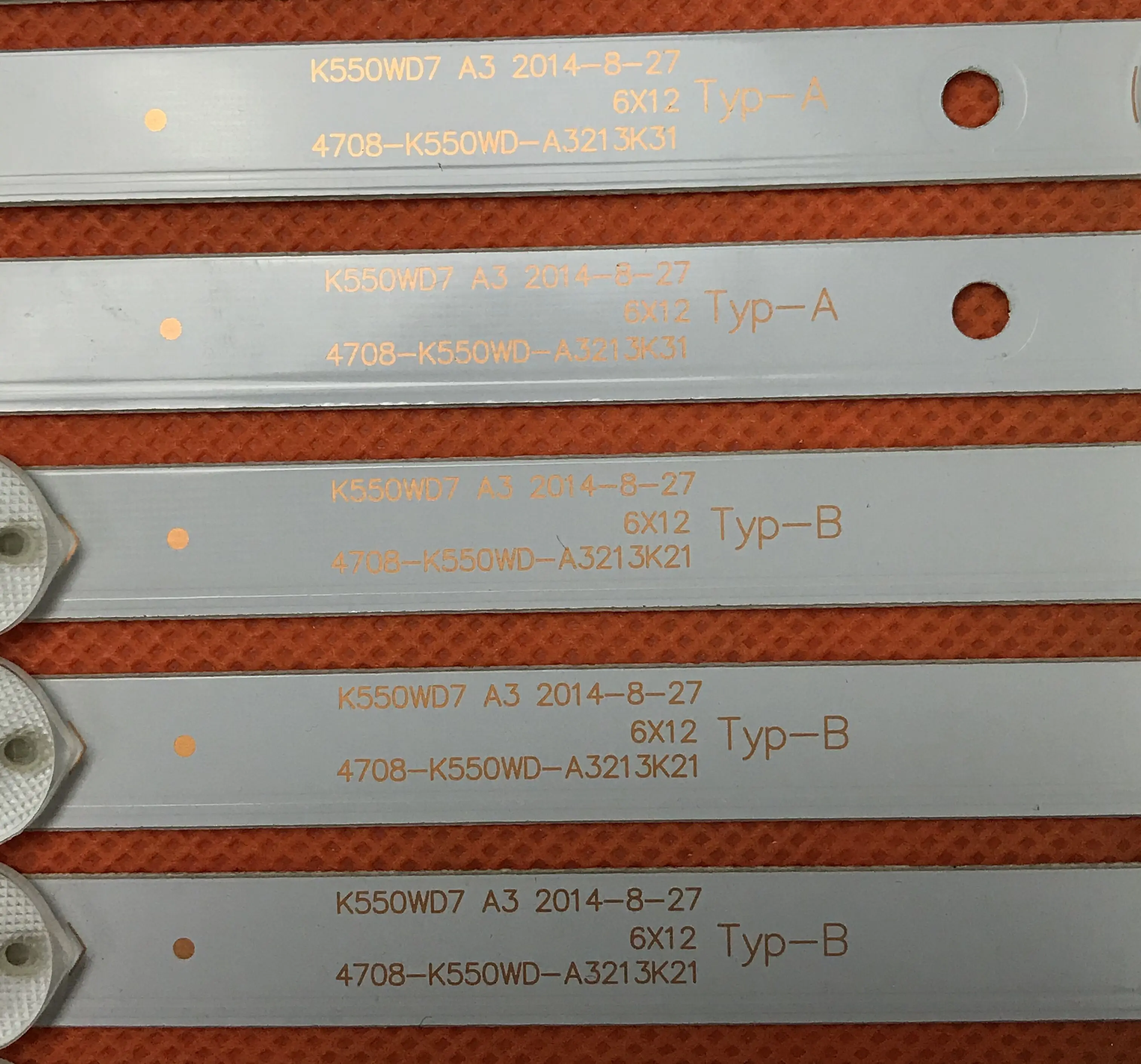 12 set/lot 55PUF6051/T3 55 '𧮬klight Luz tira para LE55D8800 4708-K550WD-A3213K31 4708-K550WD-A3213K21 | Лампы и освещение