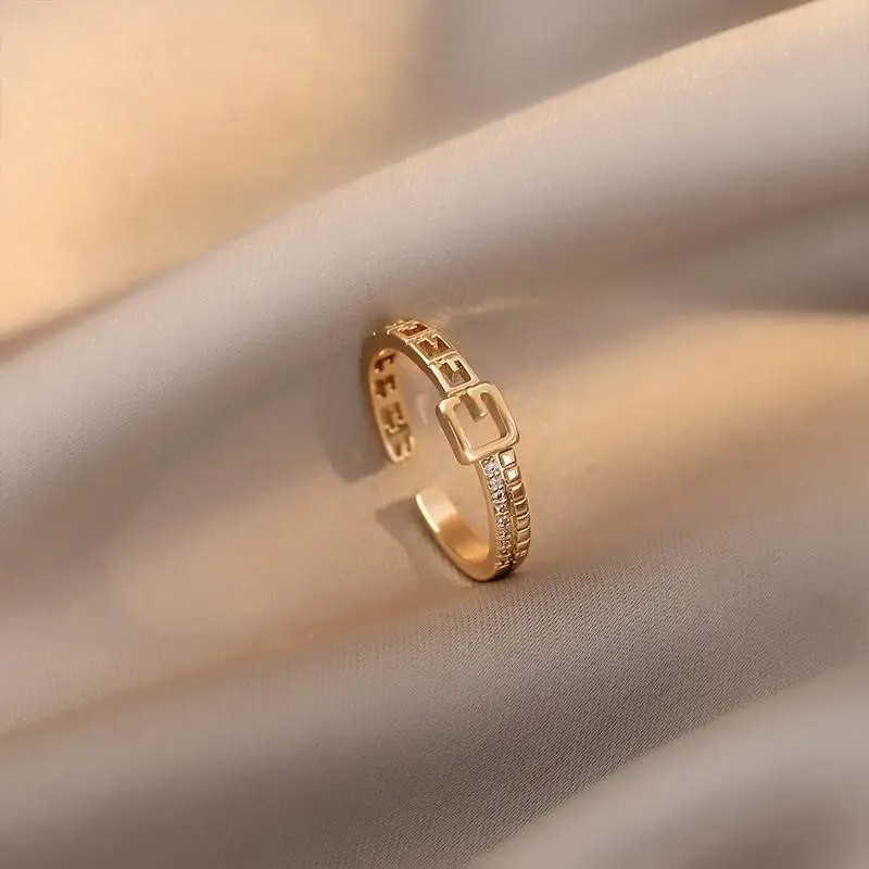 

Surflove Open Index Finger Ring Niche Net Red Fashion High-End Simple Ladies Wedding Engagement Banquet Event Ring Gift 2021
