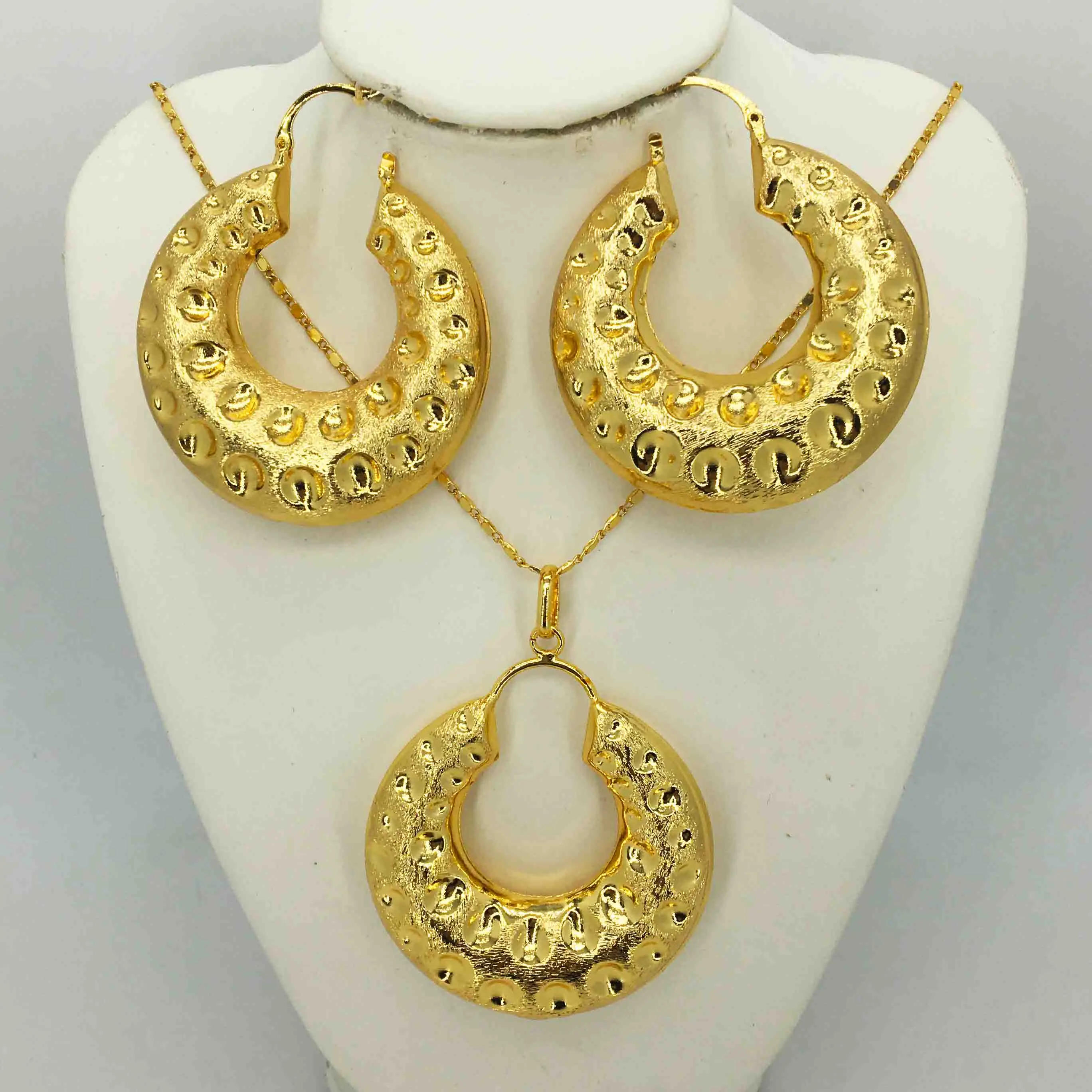 

Fashion Dubai gold jewelry set African bridal wedding gift for women Saudi Arabia Necklace Earrings collar jewelry