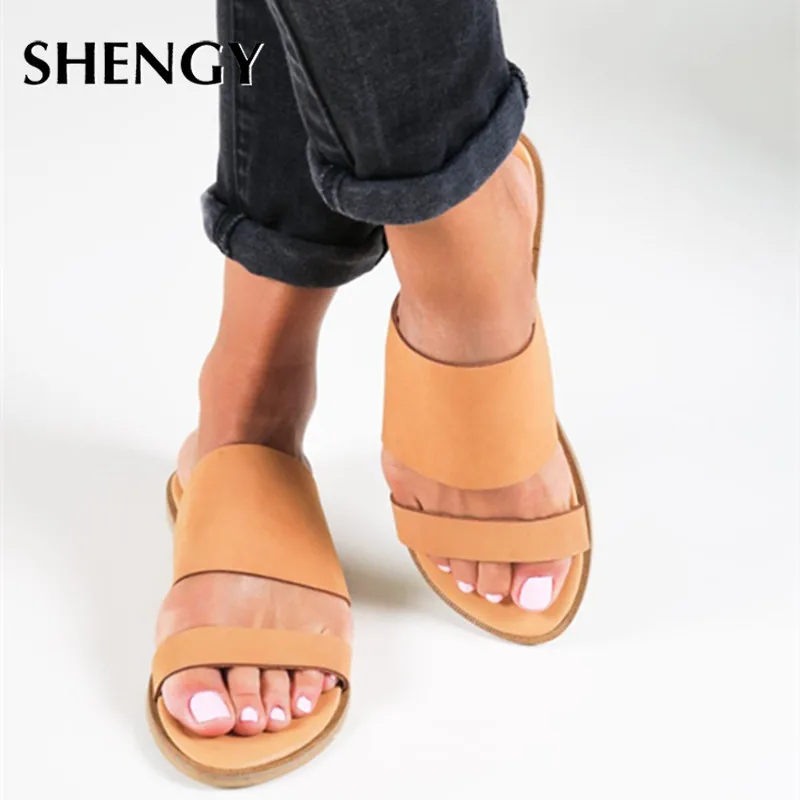 Женские летние шлепанцы Новинка 2020 года Модные пляжные женские Шлепанцы на