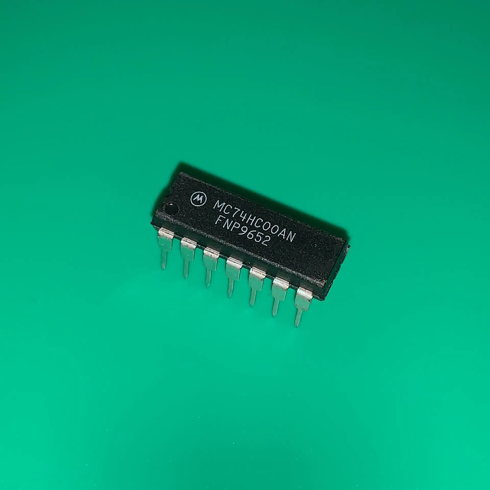 10 шт./лот MC74HC00AN G DIP14 MC74HC00 IC GATE NAND 4CH 2-INP 14-DIP MC74HC00ANG MC74HC 00AN MC74 HC00AN MC 74HC00AN | Обустройство