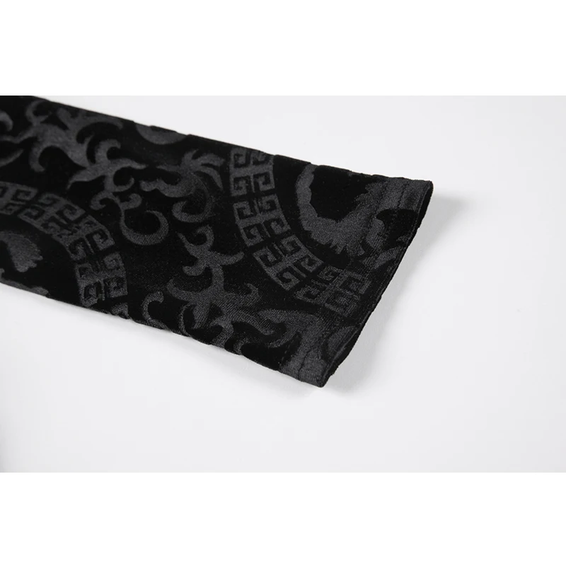 Укороченная женская футболка с воротником-стойкой и длинным рукавом черная