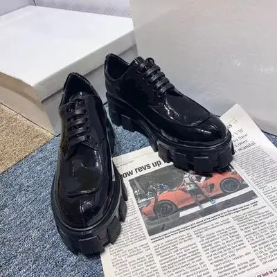 black Женские сапоги до колена из лакированной кожи; сапоги на платформе со шнуровкой; Женские ботинки в байкерском стиле; фирменный дизайн; Сезон Зима; Botines Mujer; коллекция года - Цвет: black