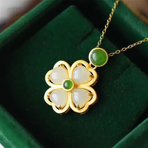 

Natural Hetian Jade Clover Jue Suet Jasper Women's Clover S925 Sterling Silver Pendant Necklace Clavicle Chain