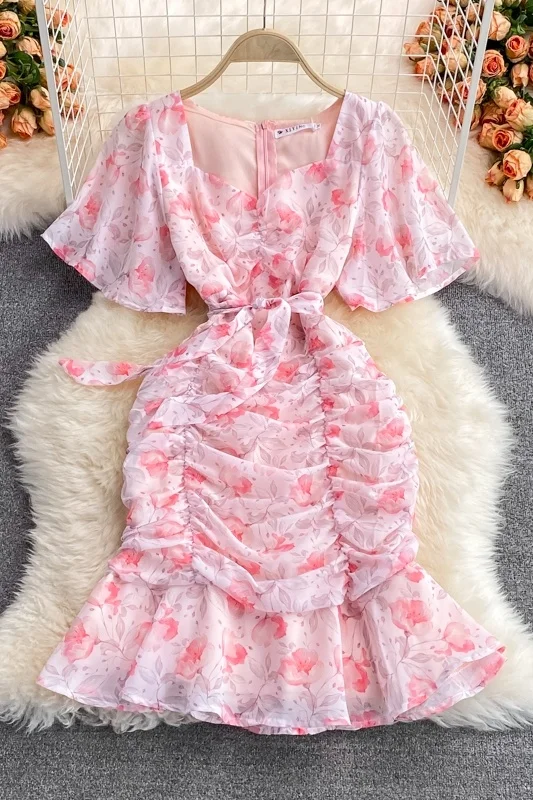 

Pink V-neck floral dress short sleeve summer French first love bubble sleeve temperament slim pleated buttock dress