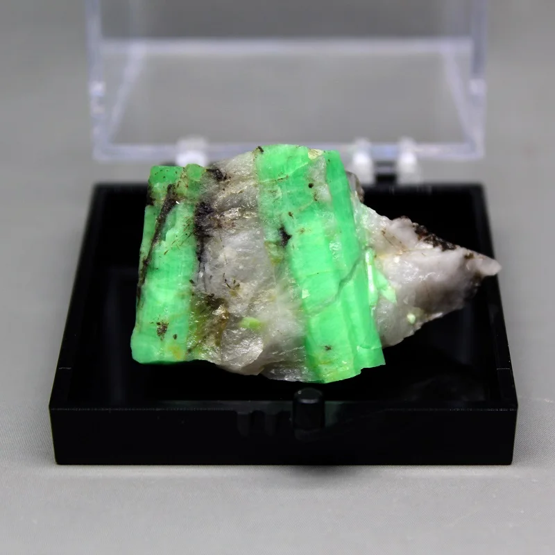 100% натуральные Редкие изумрудные минеральные образцы камней и кристаллов