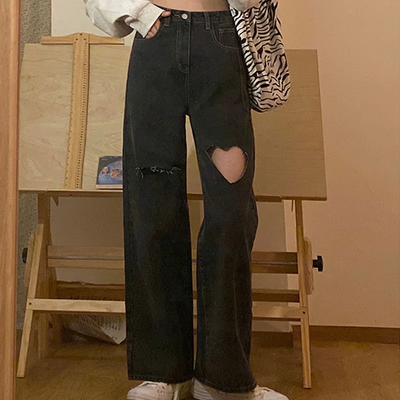 

2021 streetwear Heart shaped hole jeans for women high waist mom jeans vintage Black denim pants Full Length trouser Harajuku