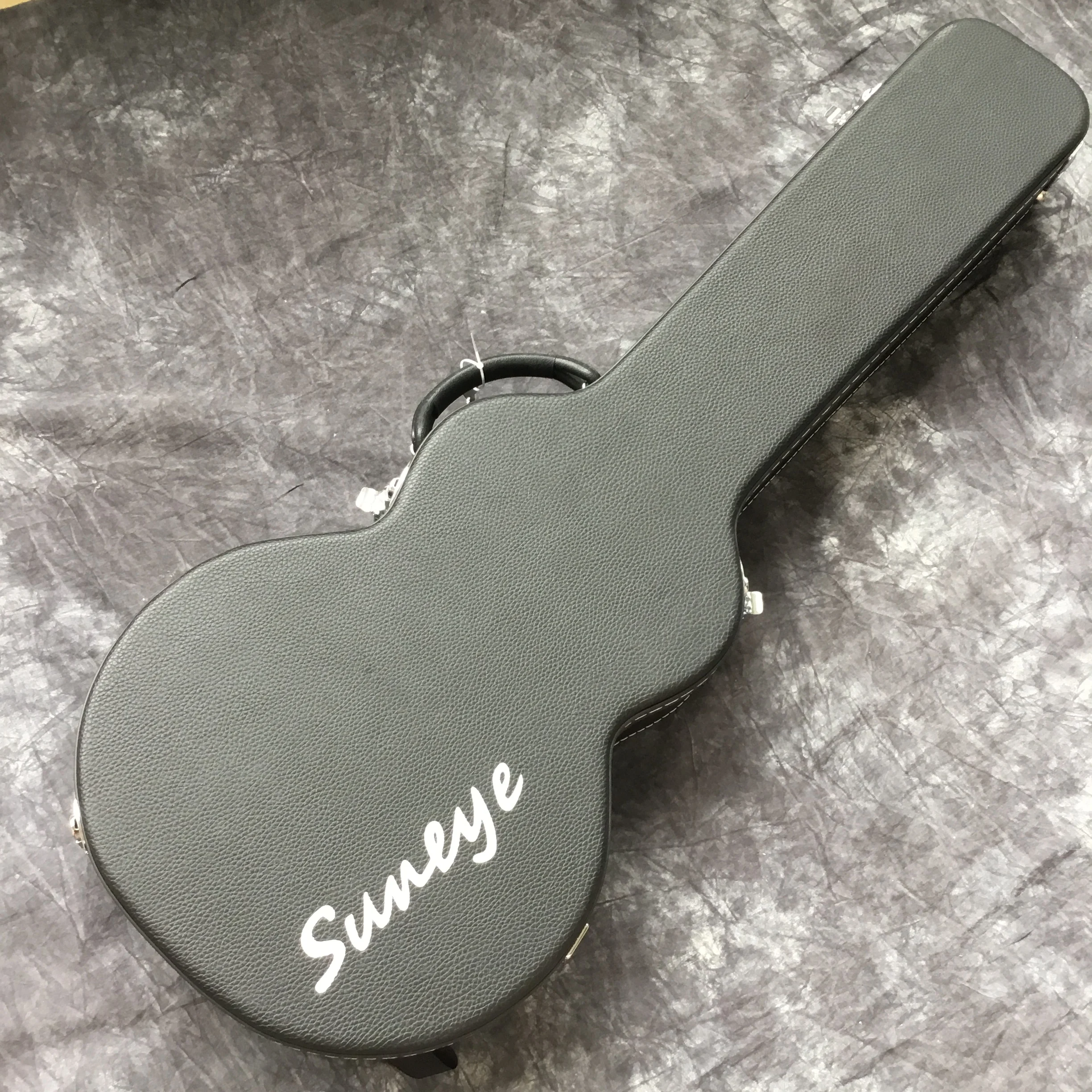 2019 High quality 6 String Electric Guitar Mahogany body With Metallic green paint top Golden hardware free shipping | Спорт и