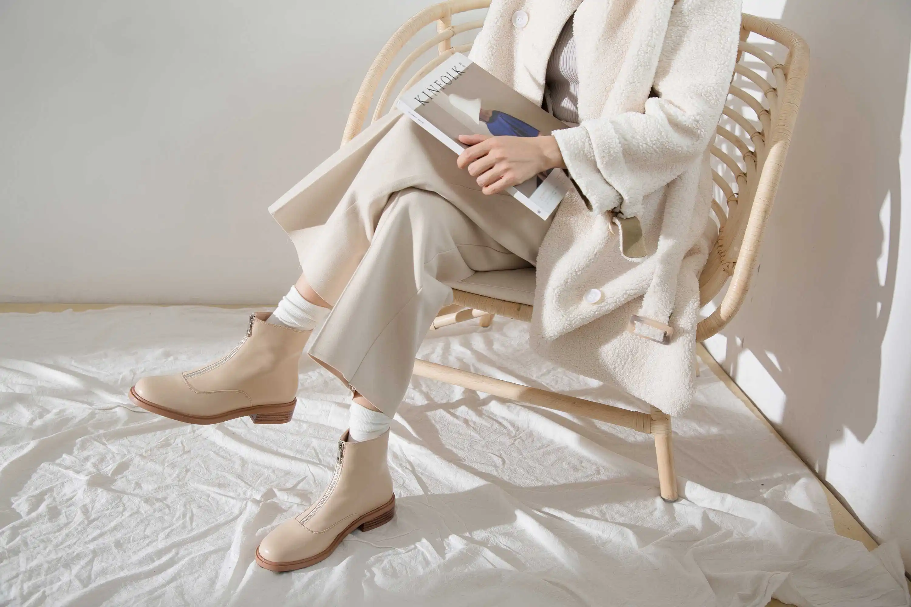 krazing pot winter warm leisure simple style genuine leather solid round toe low heels women fashion Zipper punk ankle boots L00