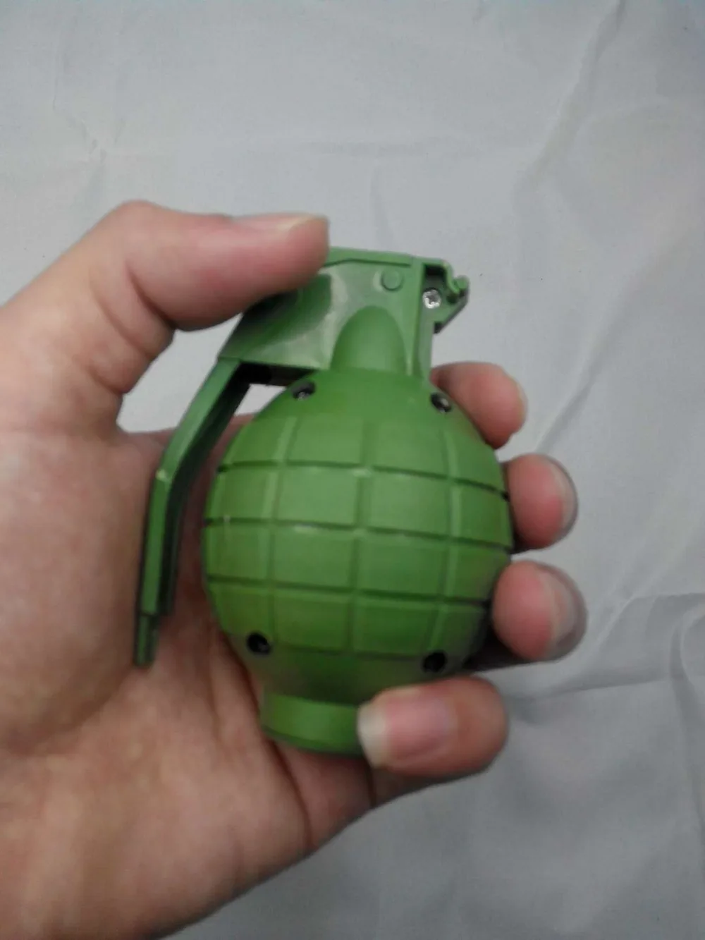 

Acousto Optic Fun Toys Industries Bomb April Fool's Day Unisex Plastic Electronic Sounding Model Movie & Tv Hot Sale For Child