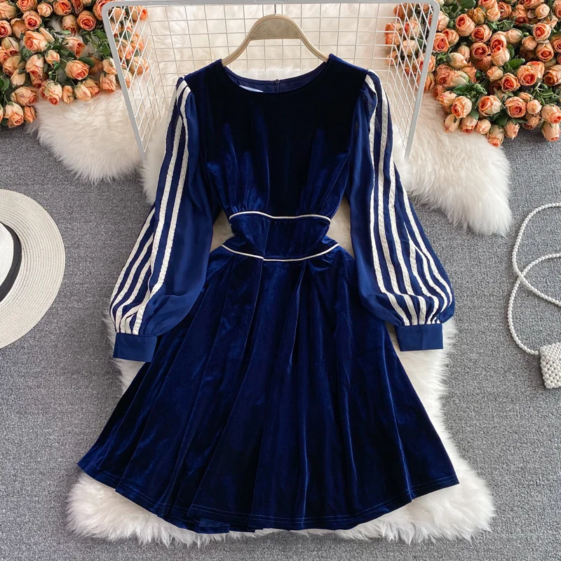 

2021 autumn and winter new high-end light luxury small Celebrity close waist stripe long sleeve fake two piece velvet dress