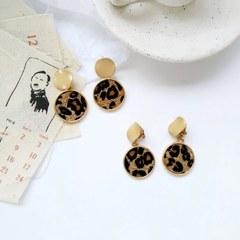 Модные геометрические круглый Leopard клипсы темперамент Для женщин Аксессуары для девочек в Корейском стиле, Женские Ювелирные изделия