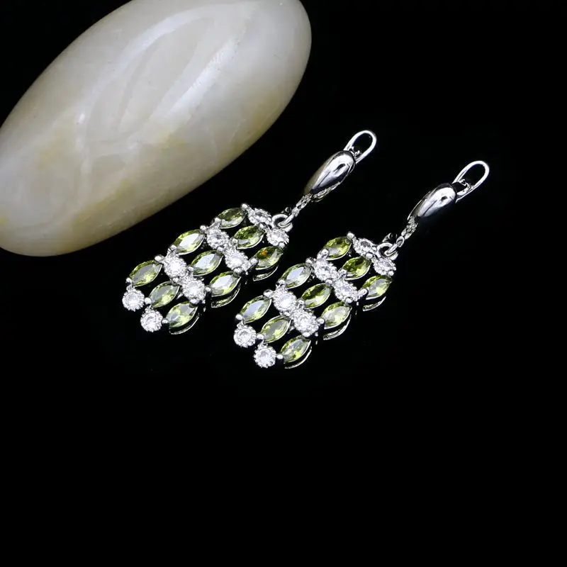 Женский комплект украшений из серебра 925 пробы