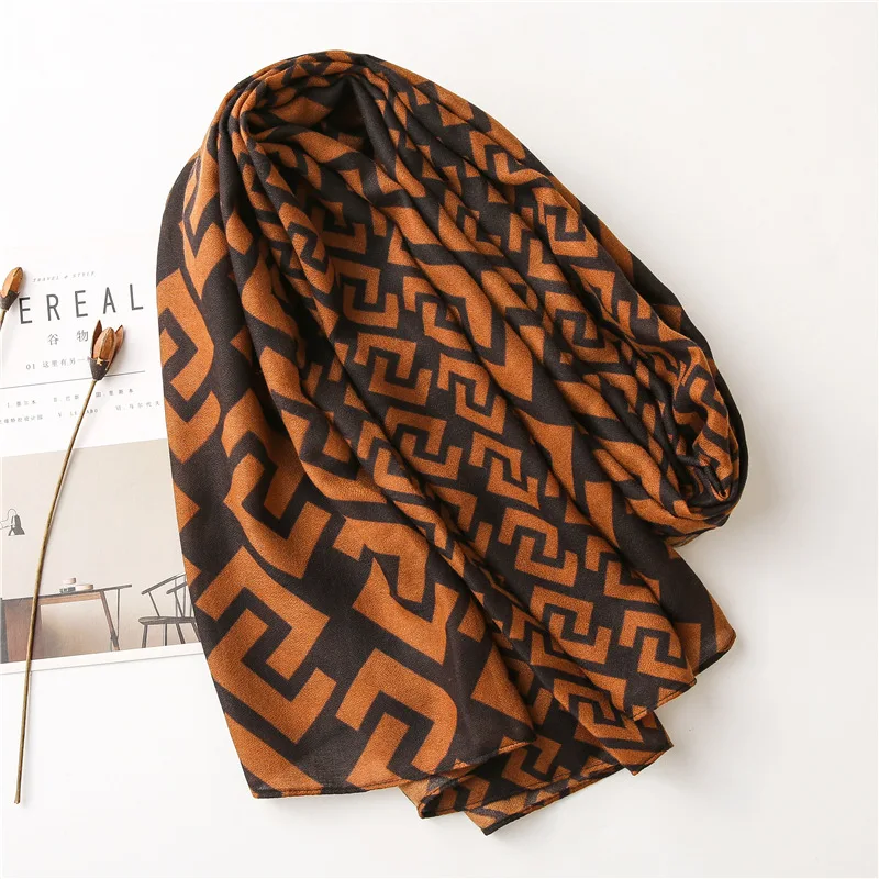 

2020 lady luxury Sunscreen Scarves winter popular warm Cotton and hemp Scarf fashion Print Beach towel new style 180x90cm Shawls