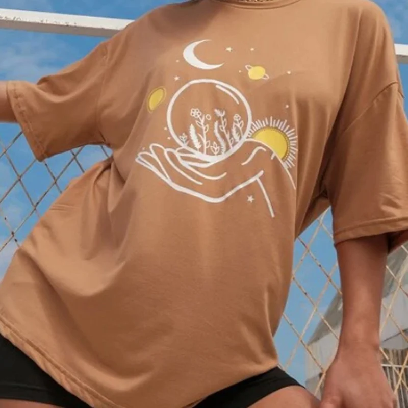 

Vintage Sun Moon Print Graphic Tees Women Y2k Aesthetic New Short Sleeve Loose Harajuku Casual Female T Shirt Summer 2021 Tops