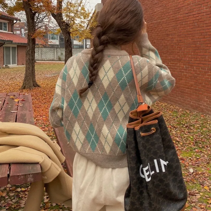 

New 2021 Spring Autumn Fashion Argyle Cardigan Women Vintage Sweaters Long Sleeve Knitted Clothes Loose V Neck Knitwear