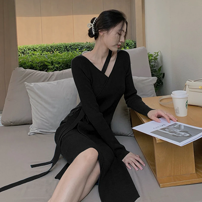 Зимнее женское трикотажное платье с поясом элегантное миди сексуальное