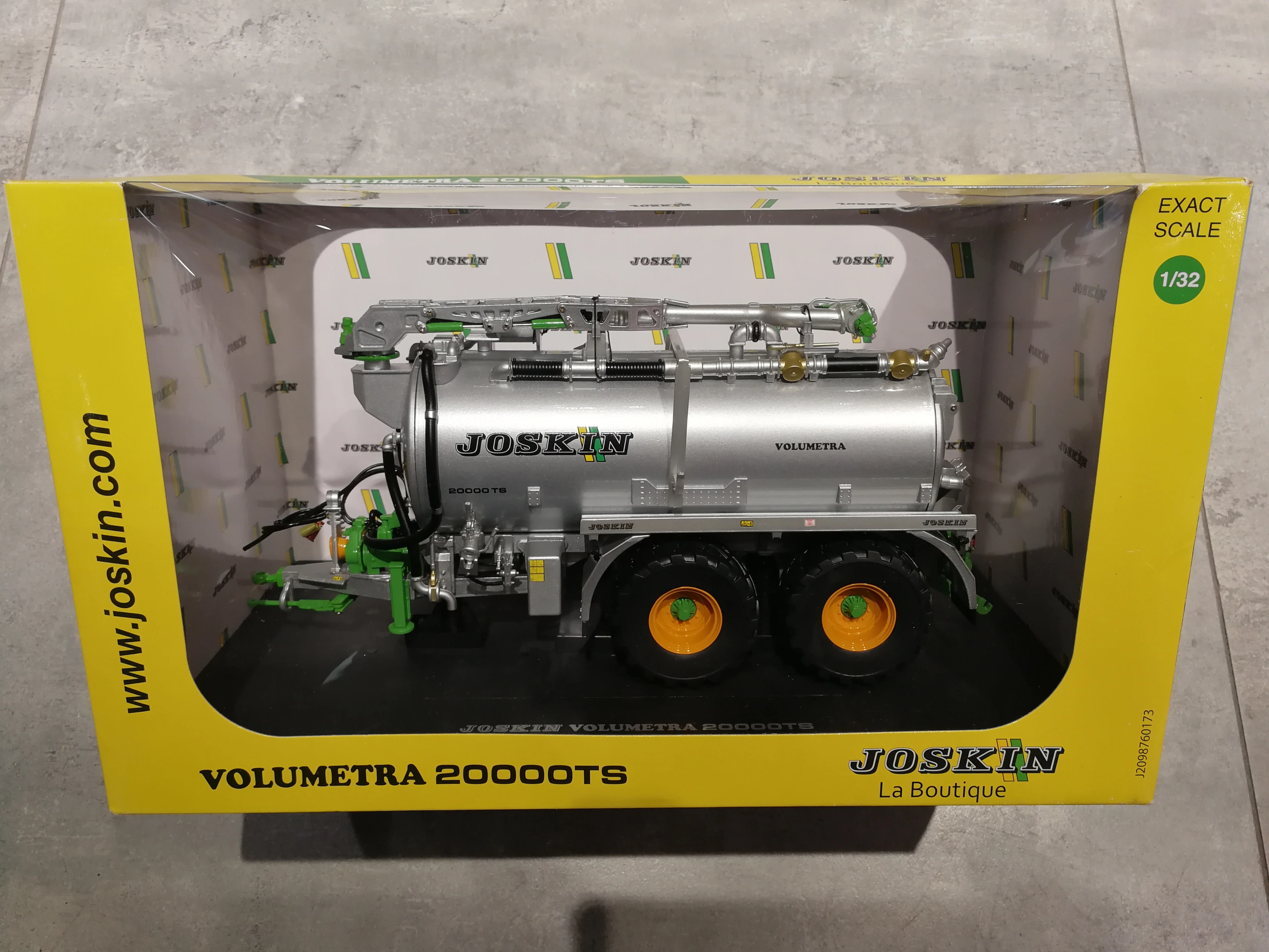 UH 5337 1:32 Joskin Volumetra 20000TS игрушки |