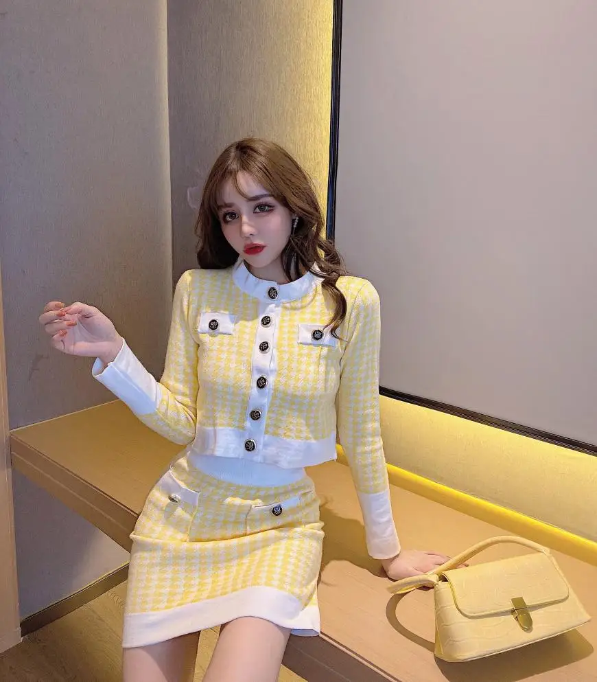 

Fashion women's suit autumn and winter girls color matching long-sleeved knitted top high waist skirt
