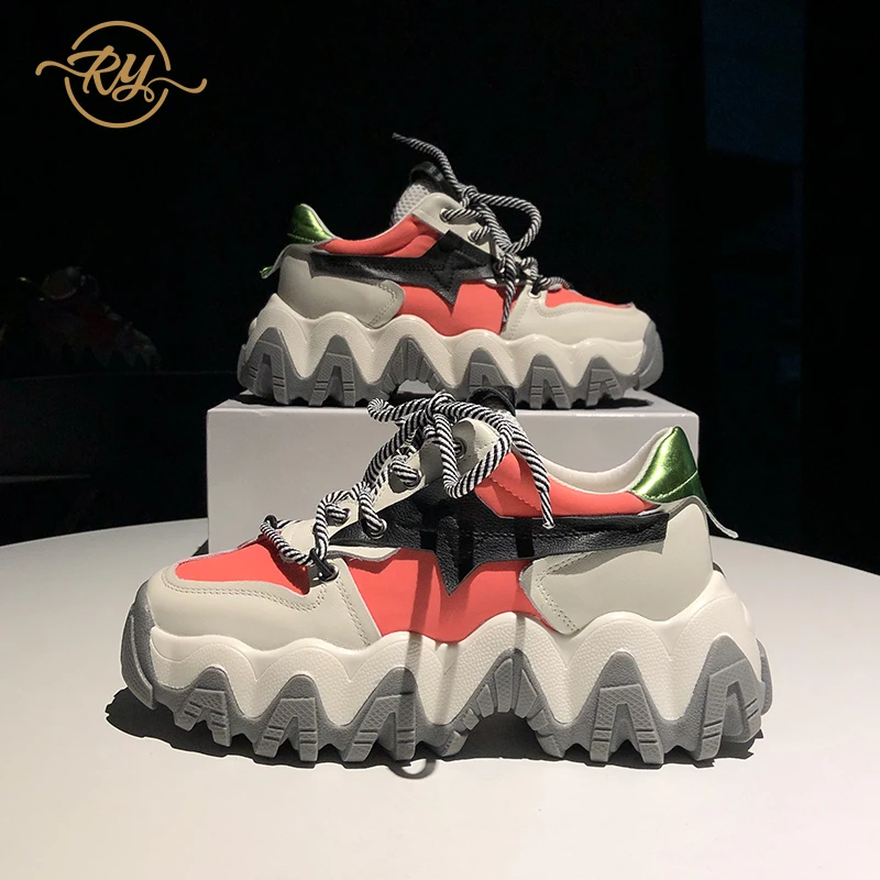 Женские кроссовки на танкетке модные из натуральной кожи в стиле INS повседневная