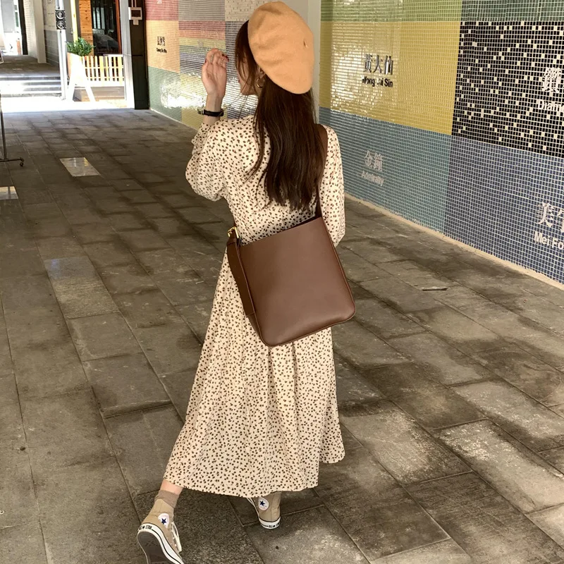 

Large Capacity Luxury Woman Bag 2021 Women's Trend Solid Color Women's Branded Bags with Short Handles Squash Shoulder Handbags