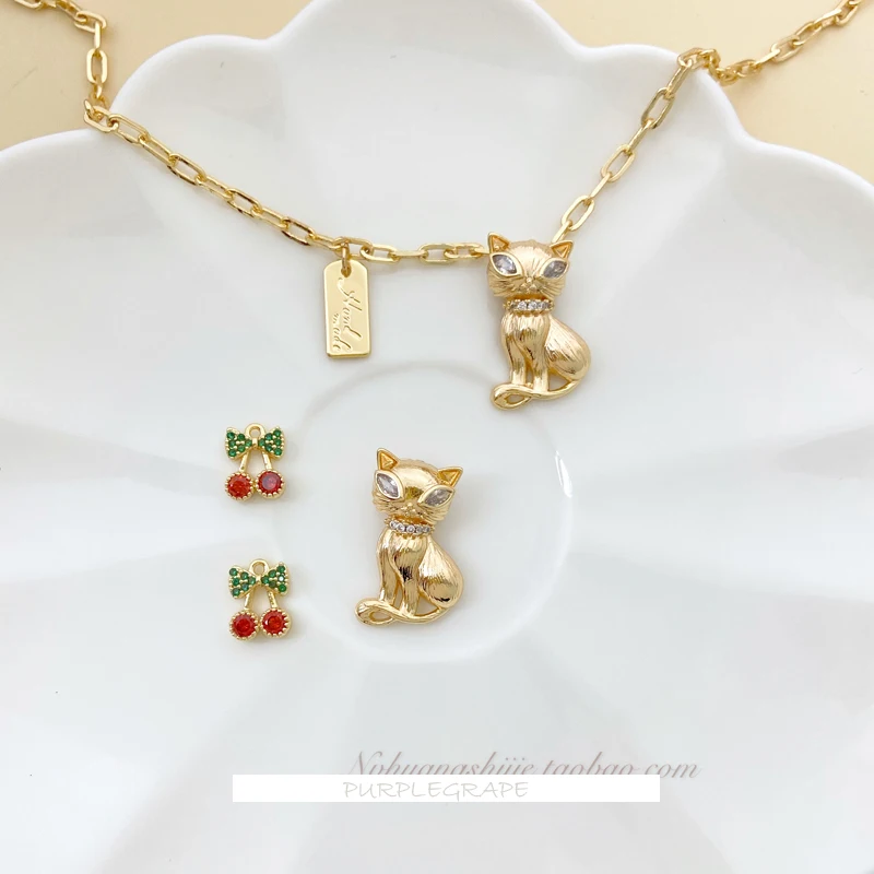 

Copper plated 18K real gold-encrusted zircon Persian cat cherry pendant DIY sweater chain necklace bracelet earring material