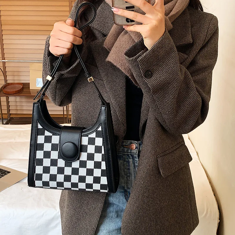 

YILIAN Retro printed shoulder bag for women 2021 new fashion casual western style trend high texture diagonal span