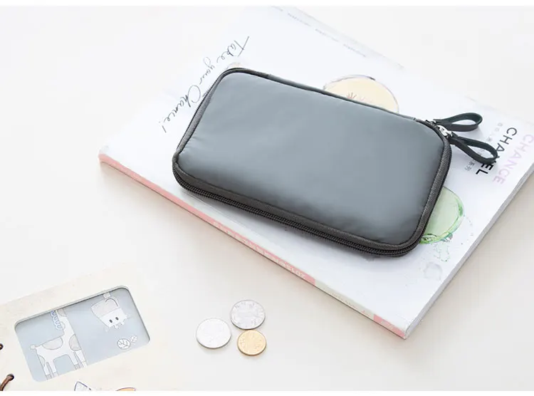 Travel Digital Pouch Nylon Travel Passport Case Multi Purpose Zipper Card and ID Holder Cable Gadgets Organizer