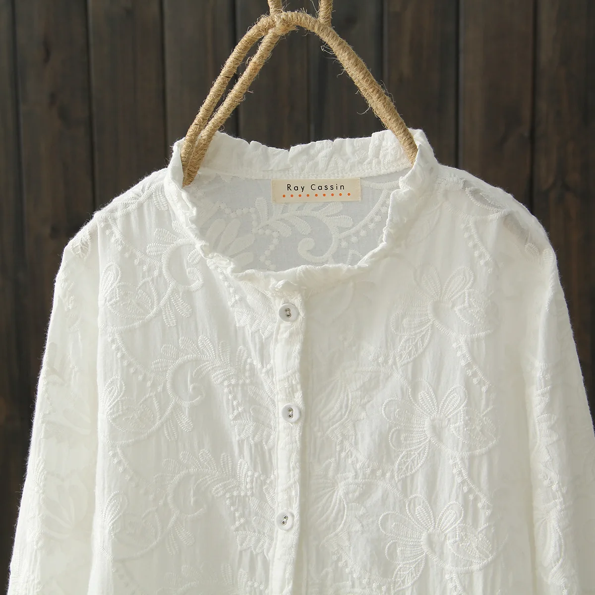 Платье женское хлопковое средней длины с цветочной вышивкой и длинным рукавом |