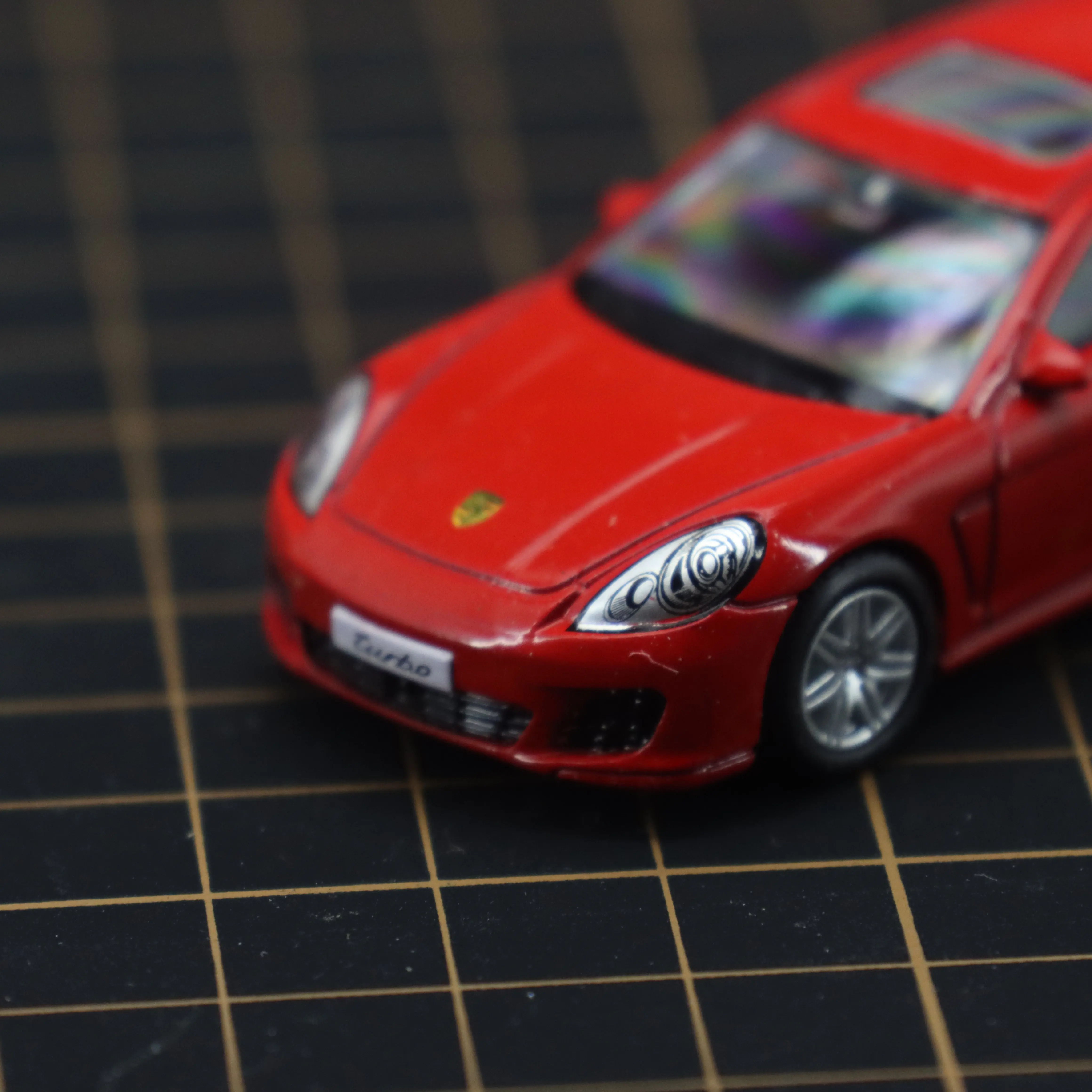 Сплав под давлением игрушечный автомобиль Panamera Turbo 1/64 тянуть обратно-подвижные |